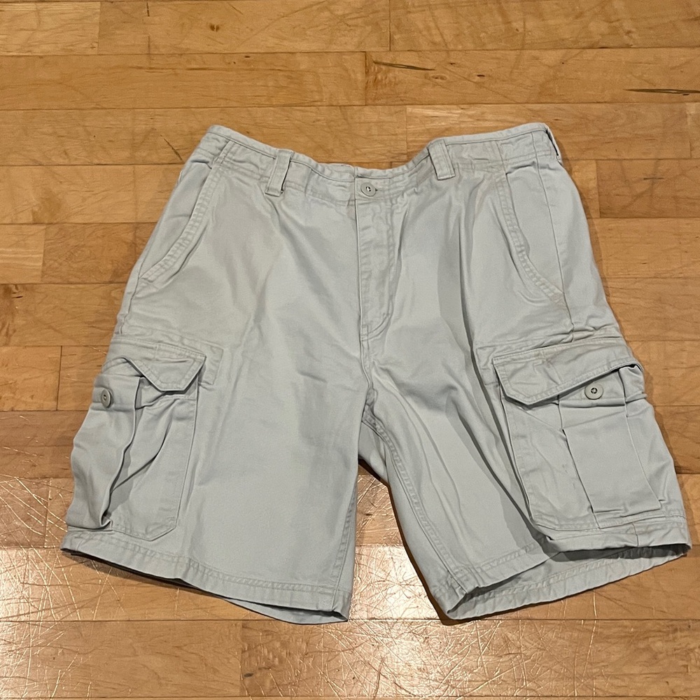 GAP Men's Light Gray Cargo Shorts